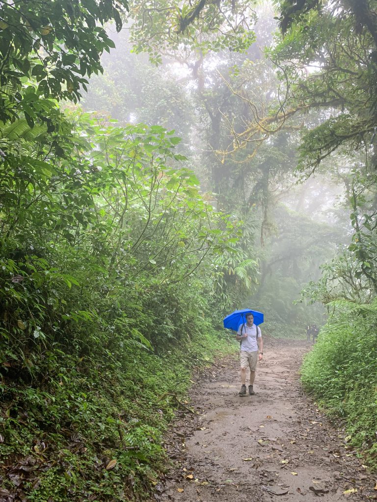 Hiking through the rain in Monteverde cloud forest
